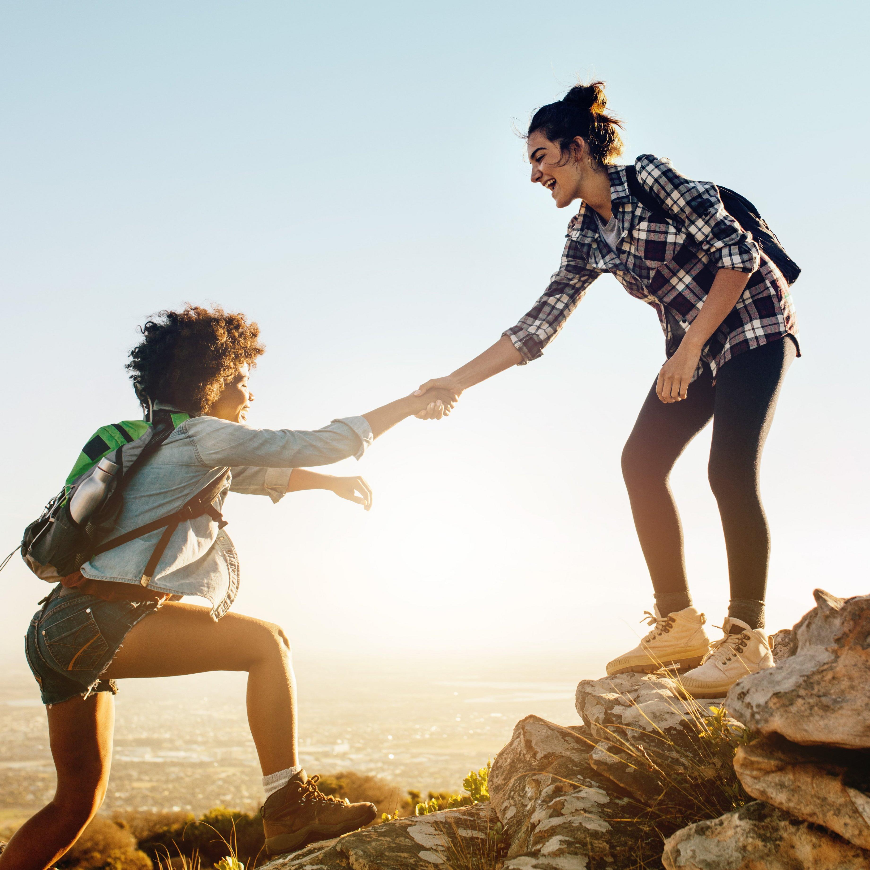 Two_people_climbing